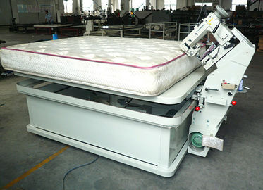 चेन सिलाई ऑटो Flipping गद्दे टेप एज सिलाई की मशीन एडजस्टेबल सिलाई सिर