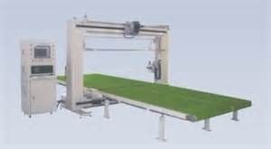 सीएनसी लेटेक्स स्पंज Oscillating ब्लेड कटर 6m/Min, स्वत: काटने की मशीन